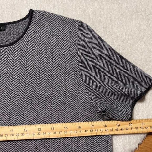 Saks Fifth Avenue Womens Gray Herringbone Viscose Blend Short Sleeve Top Sz LG - Picture 8 of 9